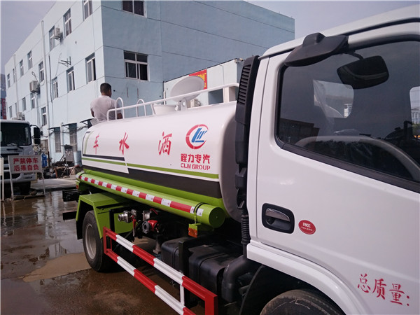 東風(fēng)多利卡國(guó)六5-15方灑水車