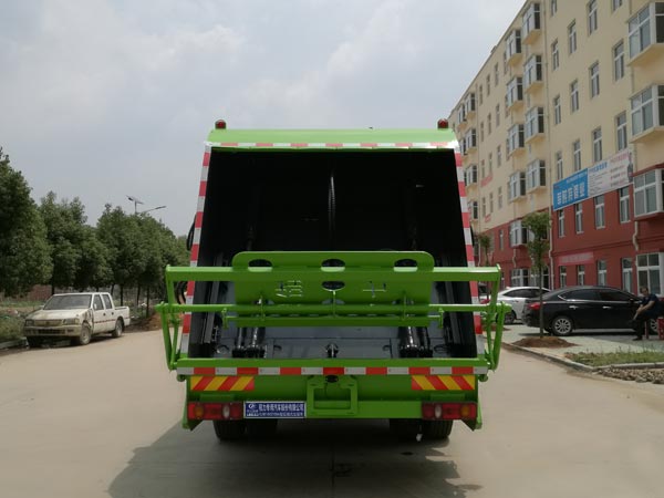 程力威牌CLW5180ZYSD6壓縮式垃圾車(chē)
