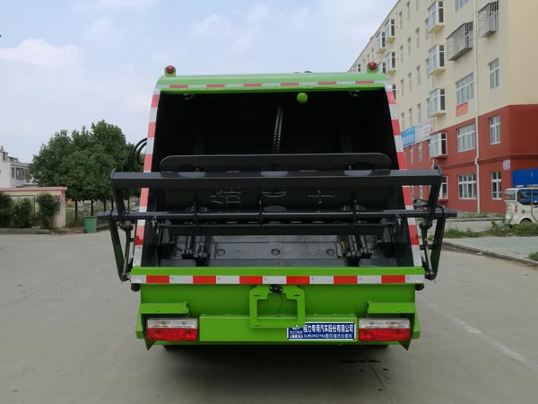 程力威牌CLW5090ZYS6壓縮式垃圾車