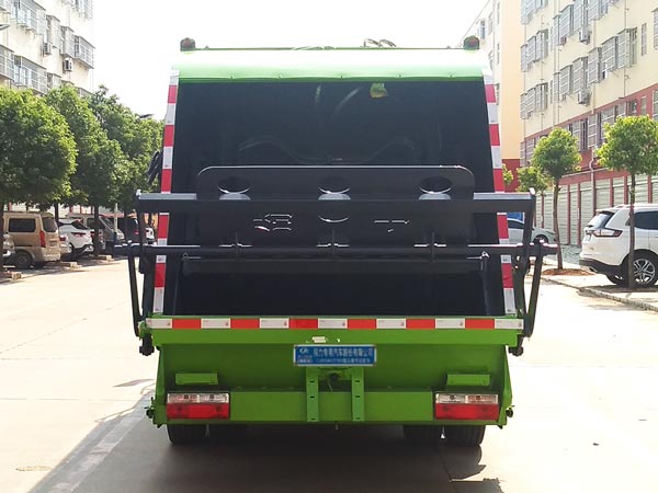 程力威牌CLW5120ZYS6壓縮式垃圾車