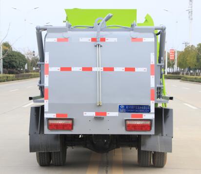 程力威牌CLW5040TCAKL6餐廚垃圾車