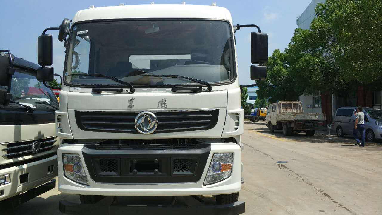 東風(fēng)特商國五后雙橋16方抑塵車