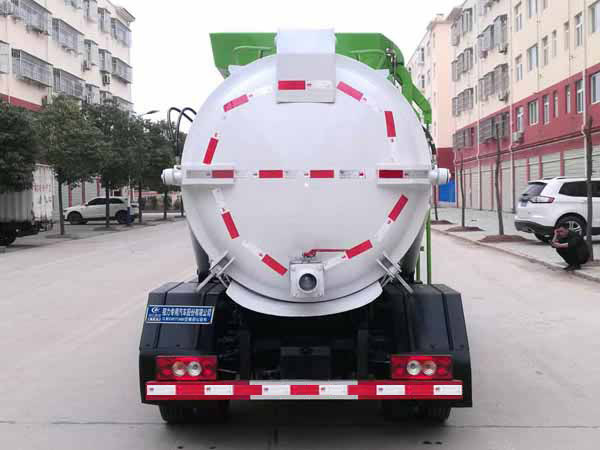 程力5方餐廚垃圾車歐馬可S3餐廚泔水收集車