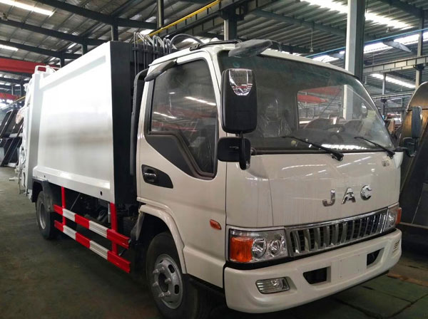 國六江淮壓縮式垃圾車（5-8方）