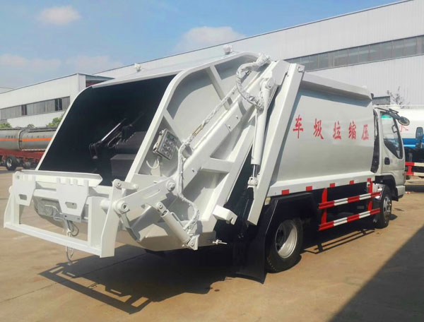 國六江淮壓縮式垃圾車（5-8方）