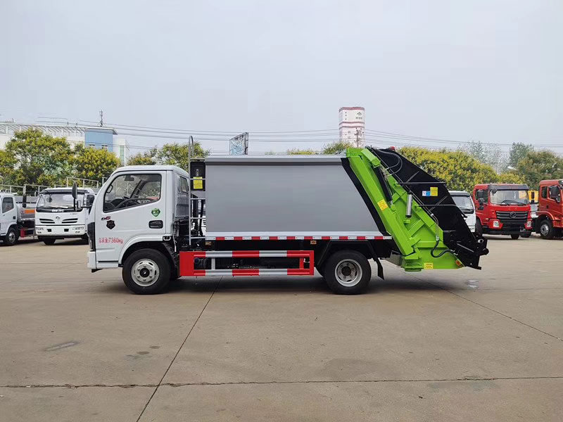 東風(fēng)多利卡6方壓縮式垃圾車