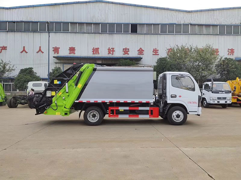 東風(fēng)多利卡6方壓縮式垃圾車