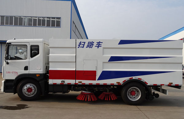 東風(fēng)D9掃路車
