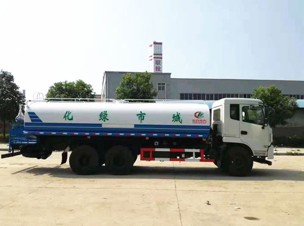 東風(fēng)后雙橋?yàn)⑺?chē)︱18噸灑水車(chē)
