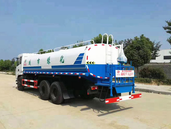 東風(fēng)后雙橋?yàn)⑺?chē)︱18噸灑水車(chē)