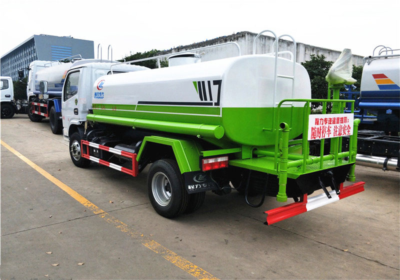 東風(fēng)福瑞卡5噸灑水車