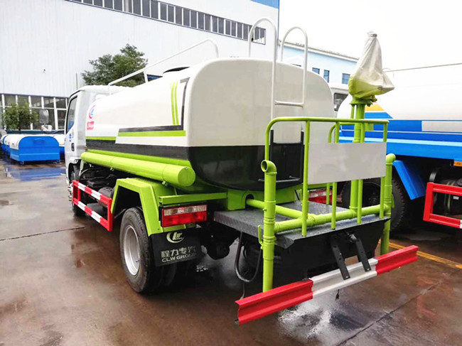 東風(fēng)多利卡5噸灑水車