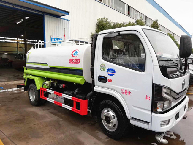 東風(fēng)多利卡5噸灑水車