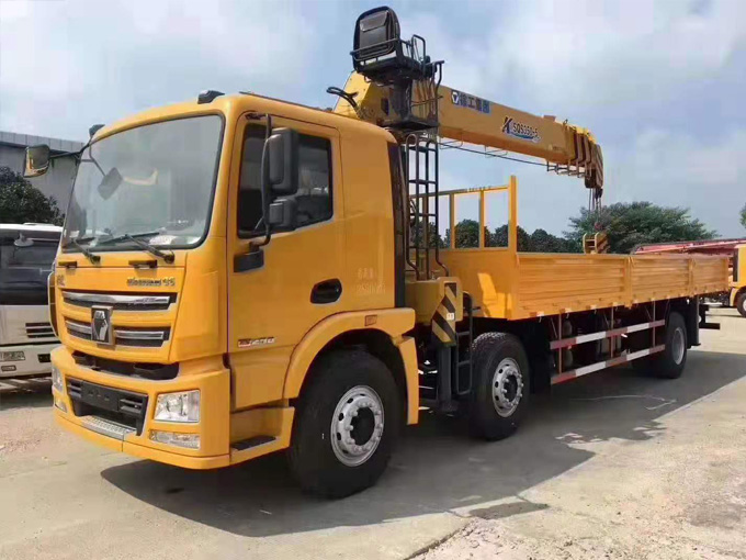 漢風(fēng)一體化小三軸10-12噸隨車吊