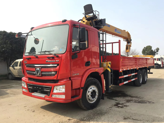 漢風(fēng)一體化后八輪12噸隨車吊