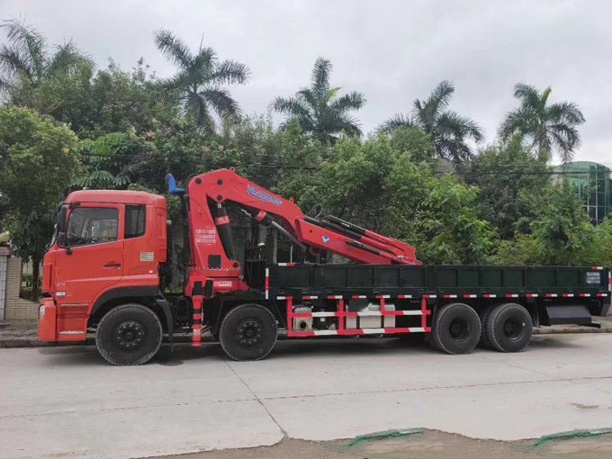 江威吊機16噸折臂天龍隨車吊