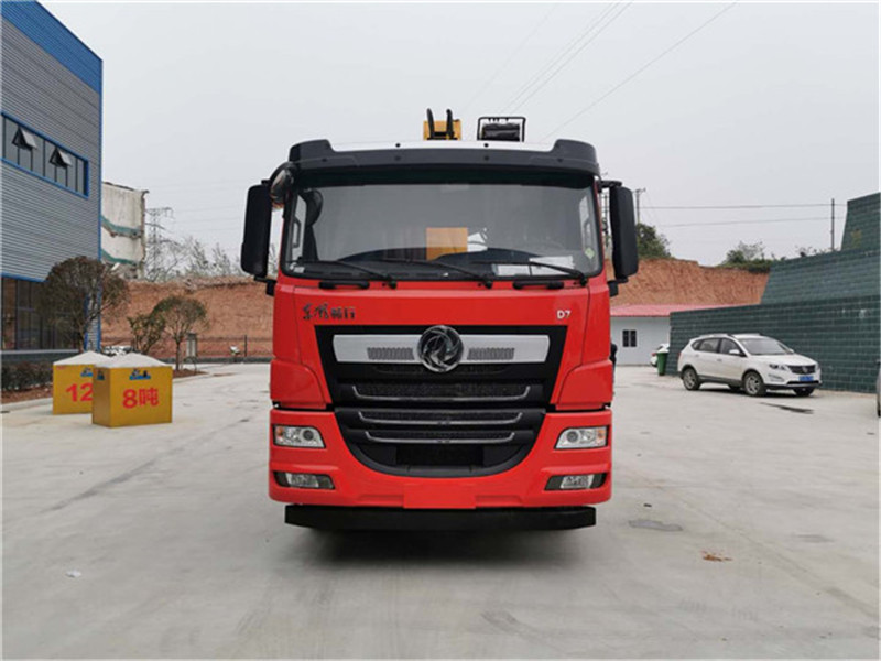 東風(fēng)D7前四后八16噸隨車吊