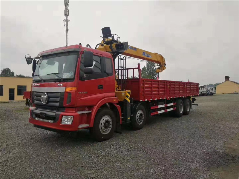 福田歐曼前四后八16噸隨車吊