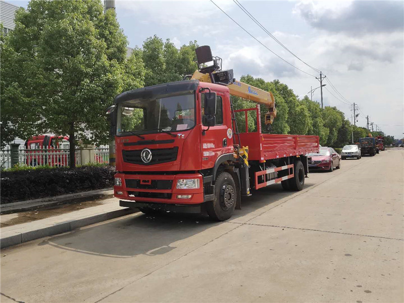 東風(fēng)T5單排8噸隨車吊