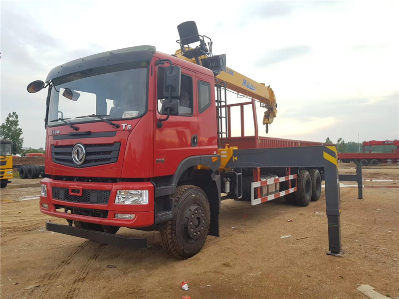 東風(fēng)T5后八輪徐工12噸隨車吊