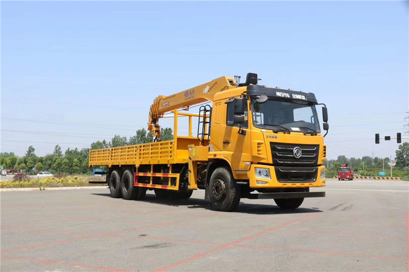東風(fēng)F5后八輪徐工12噸隨車(chē)吊