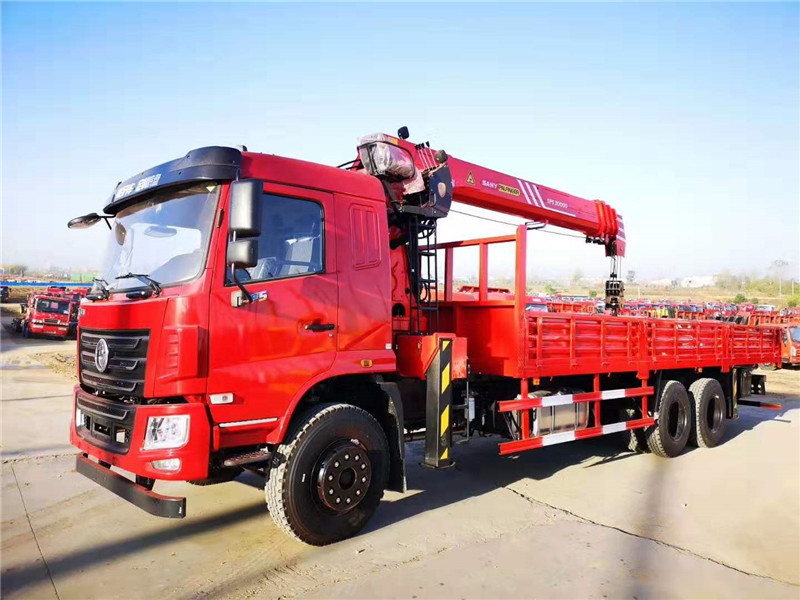 東風(fēng)F5后八輪三一12噸隨車(chē)吊