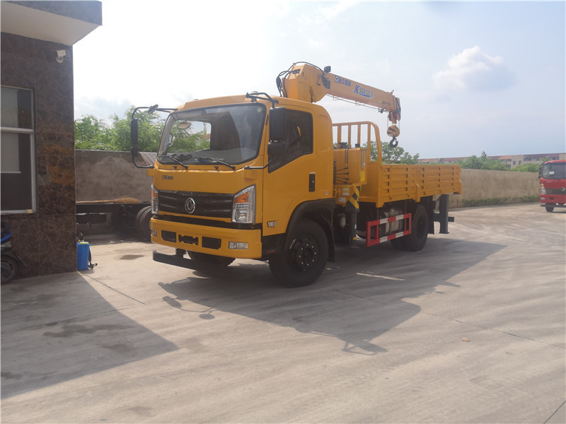 東風(fēng)D912徐工6.3噸隨車吊