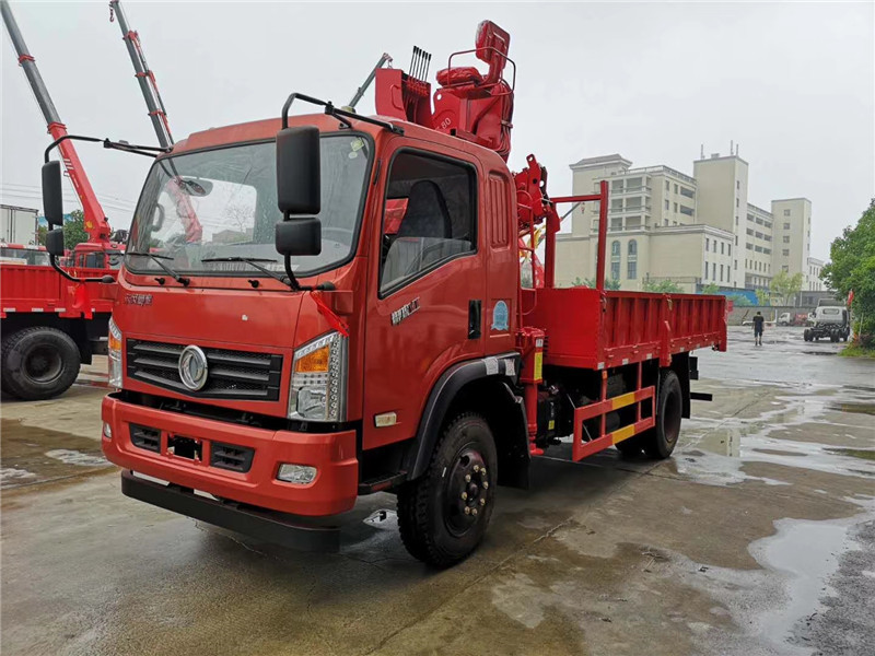 東風D912折臂6.3噸隨車吊