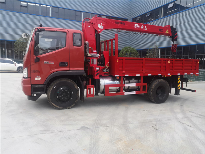 福田國六小黃牌霸王6.3噸隨車吊