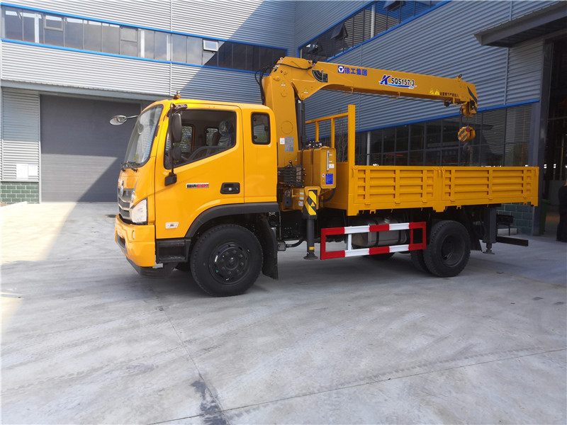 福田國六小黃牌徐工6.3噸隨車吊