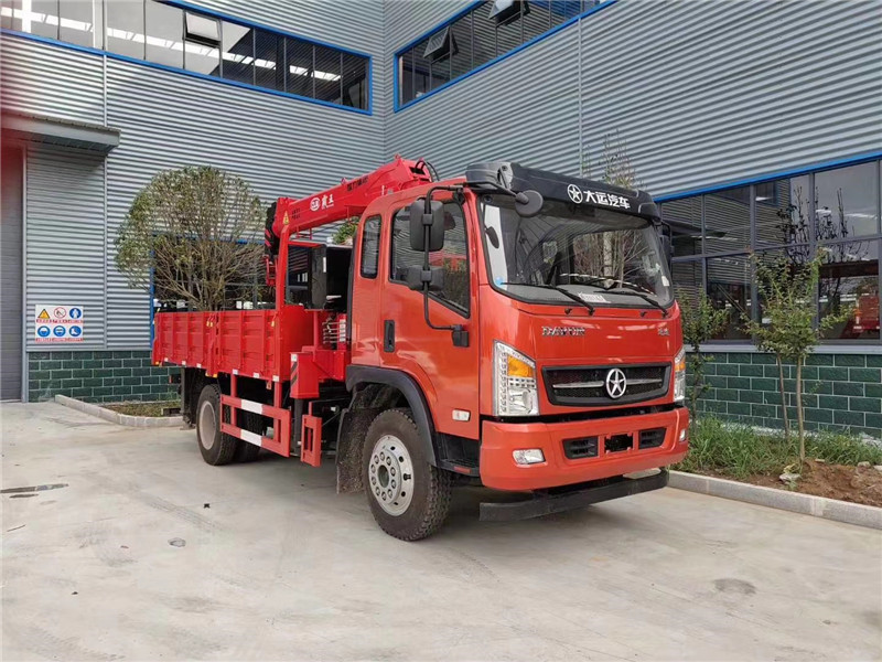 大運(yùn)運(yùn)途6.3噸隨車(chē)吊
