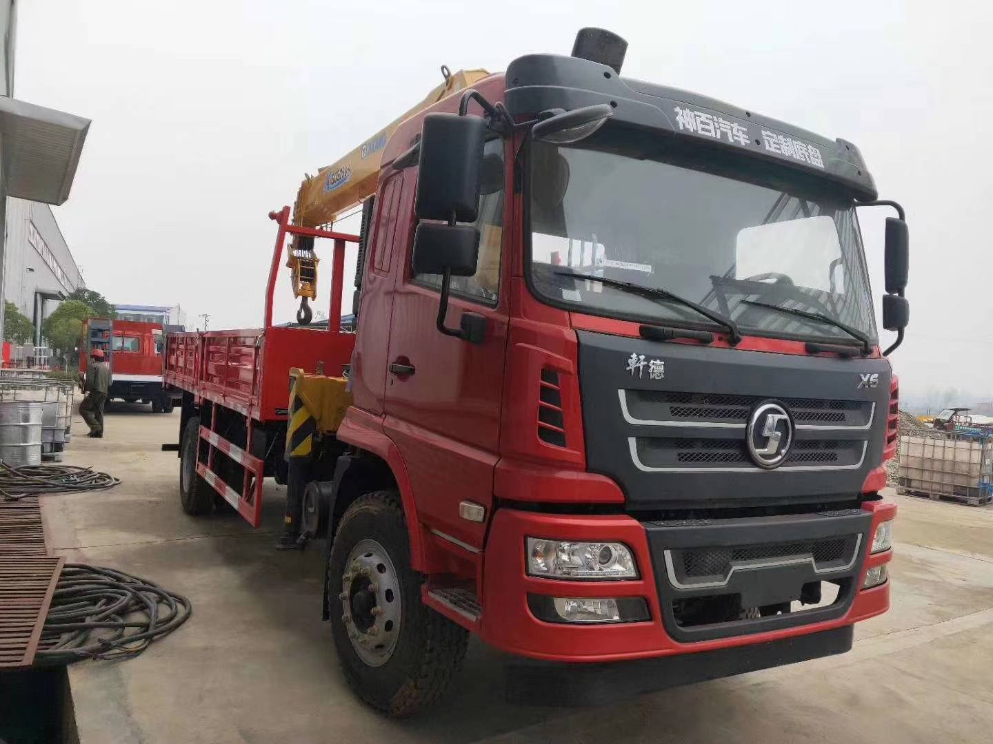 陜汽軒德單橋8噸隨車吊