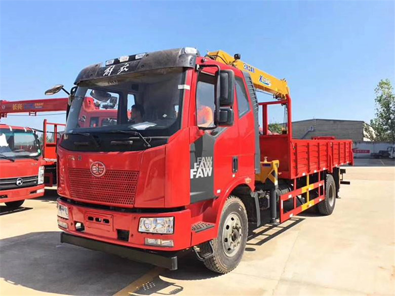 解放J6配徐工6.3噸隨車吊