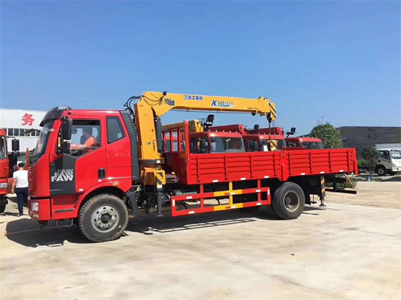 解放J6配徐工6.3噸隨車吊