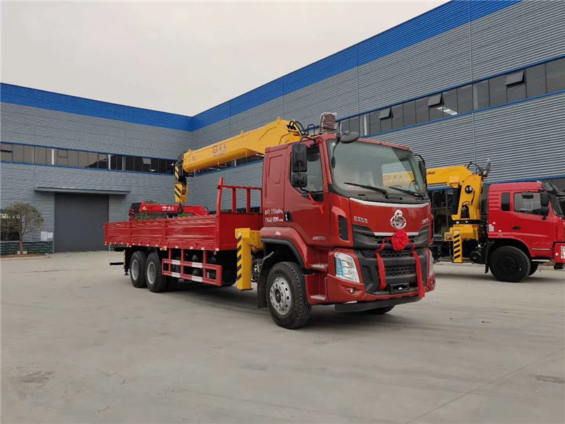 柳汽H5后八輪12噸隨車吊