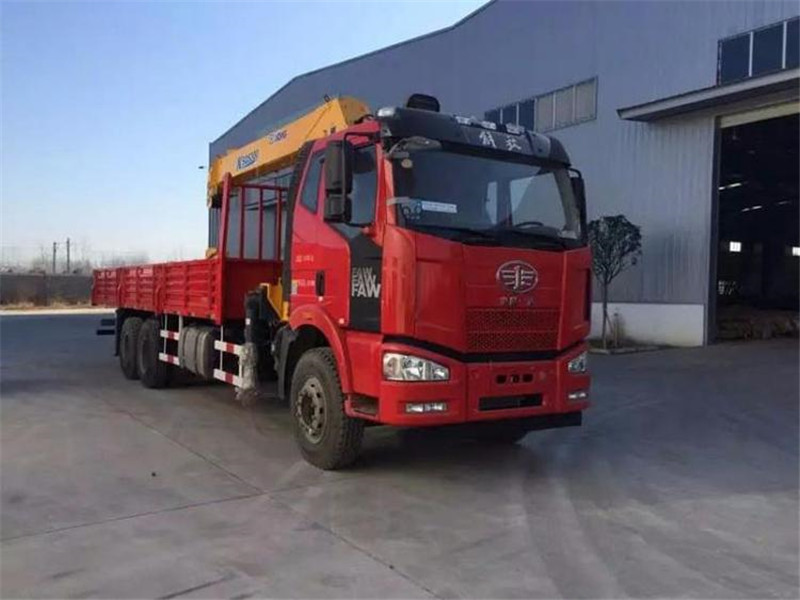 解放J6后八輪徐工12噸隨車吊