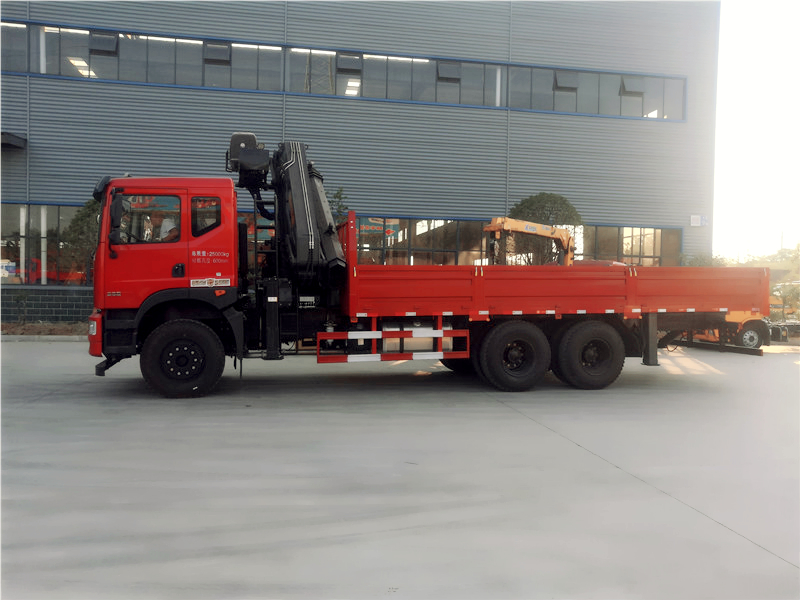 東風(fēng)T5 福曼折臂12噸隨車吊