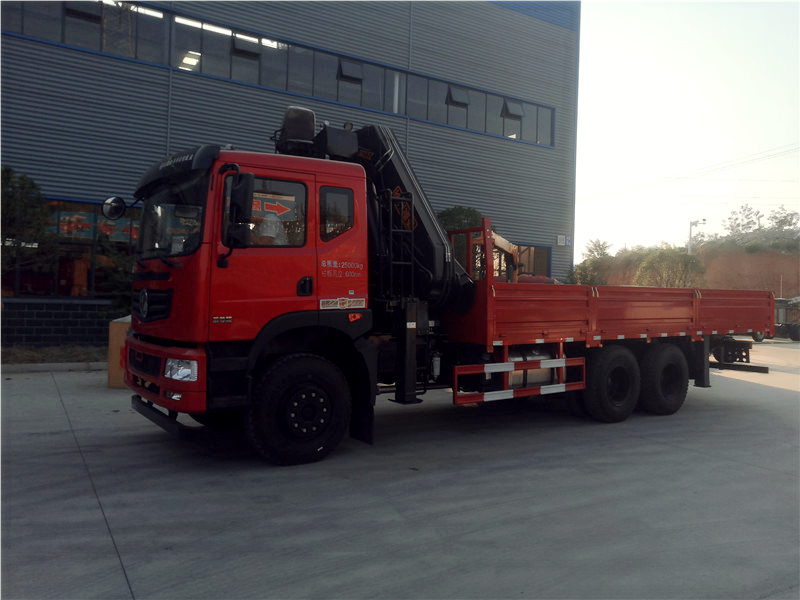 東風(fēng)T5 福曼折臂12噸隨車吊
