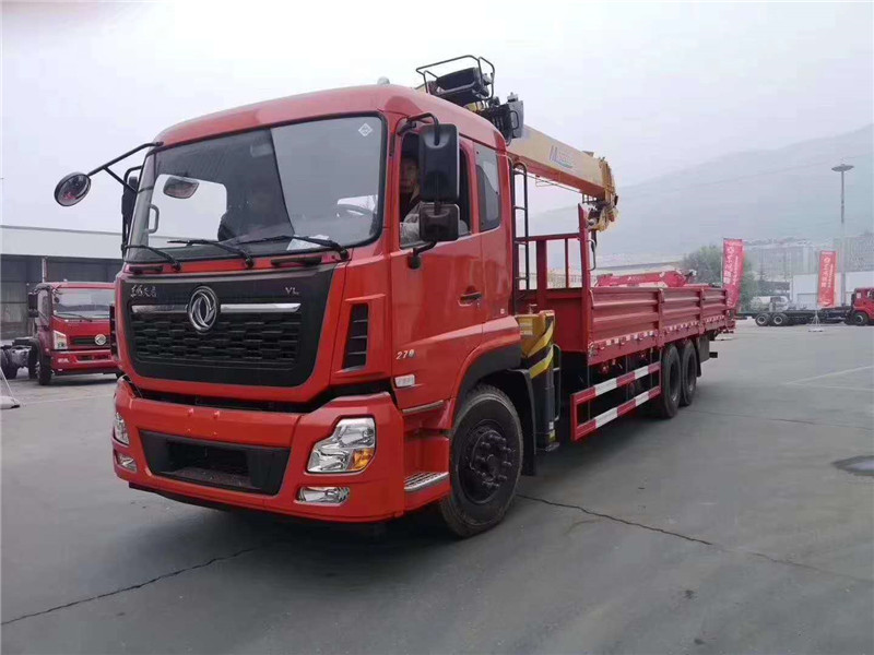 天龍后八輪12噸隨車(chē)吊
