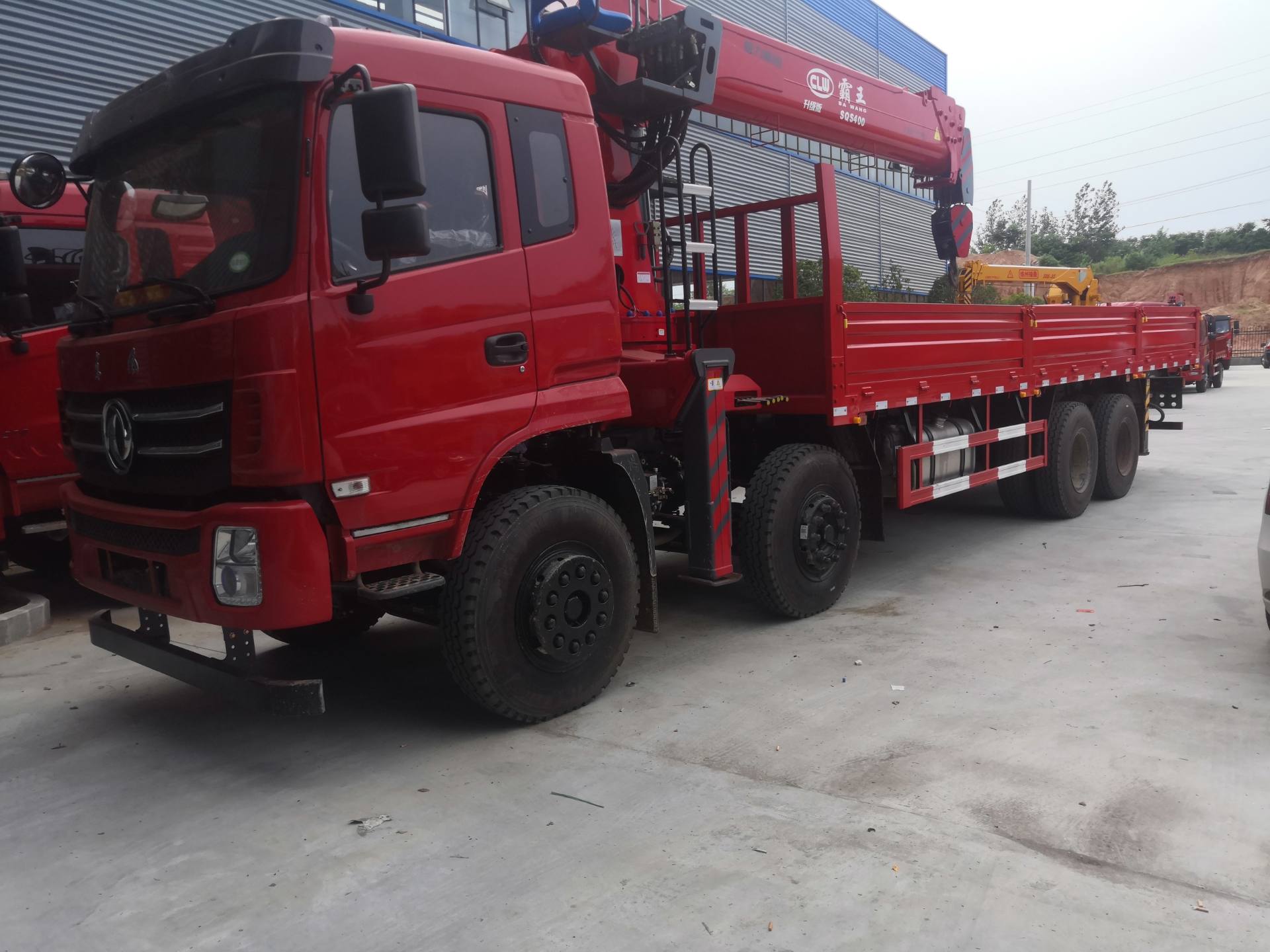 東風(fēng)D17前四后八16噸隨車吊