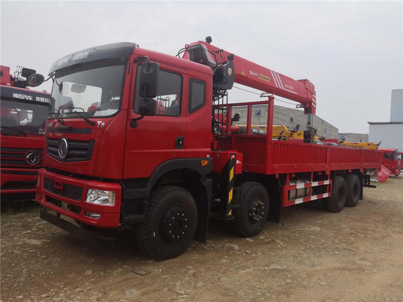 東風(fēng)T5前四后八三一16噸隨車吊