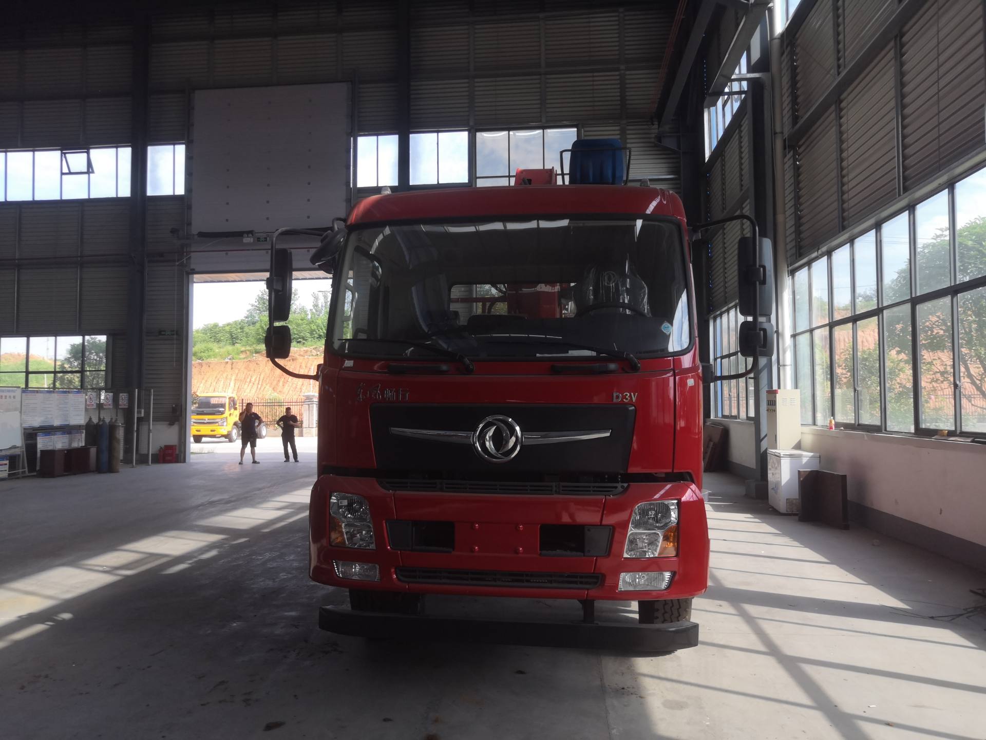東風D3V單橋8噸國六隨車吊