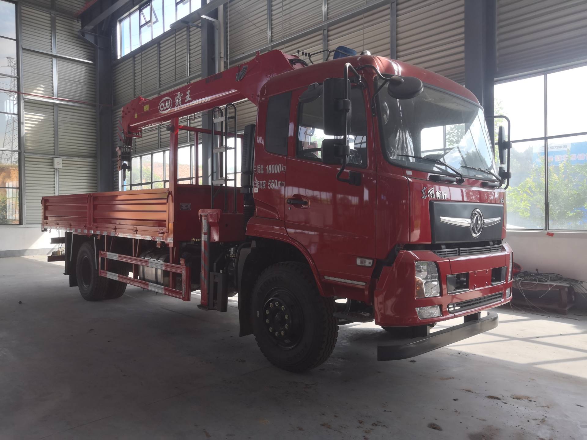 東風D3V單橋8噸國六隨車吊