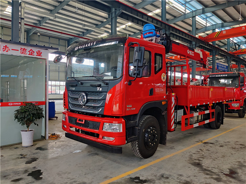 東風(fēng)T5程力8噸國(guó)六隨車(chē)吊