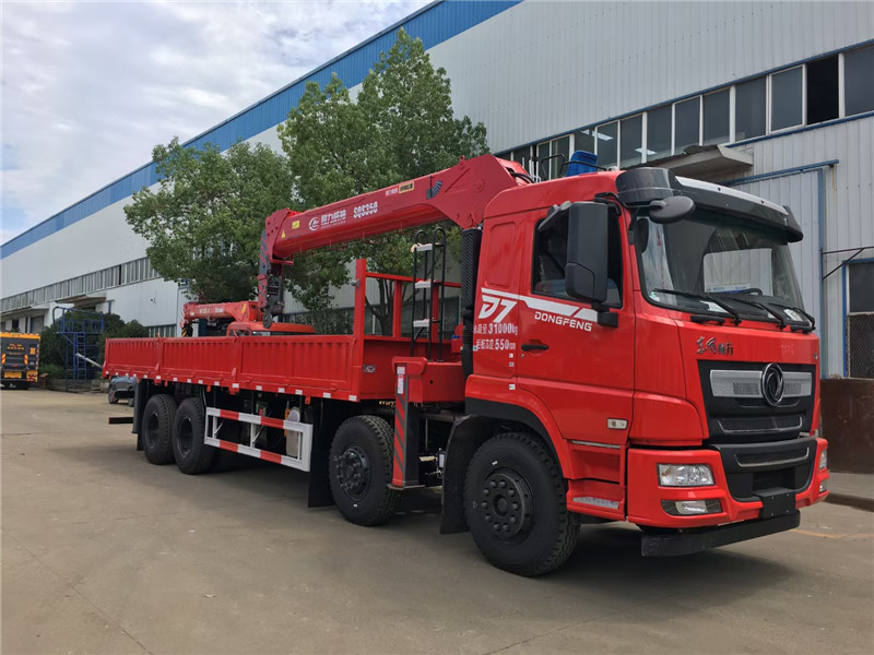 東風D7前四后八16噸隨車吊