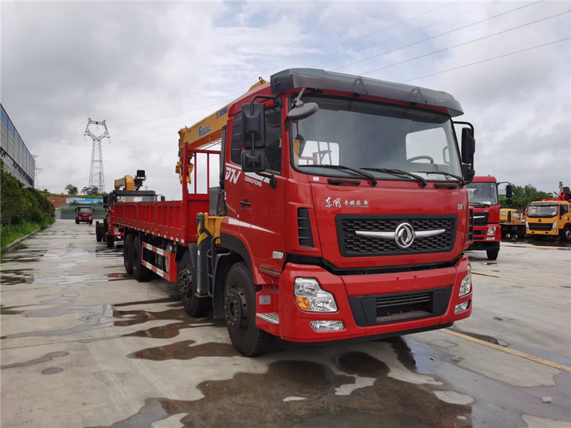 東風(fēng)D7V前四后八14噸隨車吊