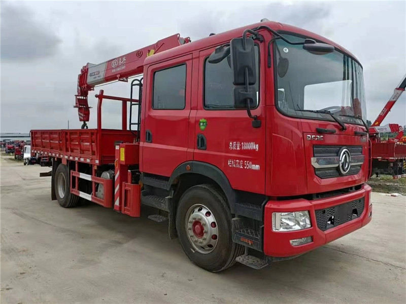東風D9雙排座8噸隨車吊 