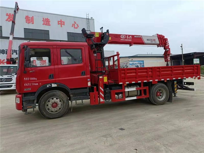 東風D9雙排座8噸隨車吊 