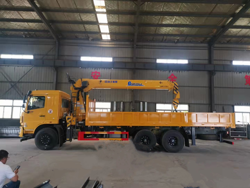 東風F5后八輪徐工12噸隨車吊