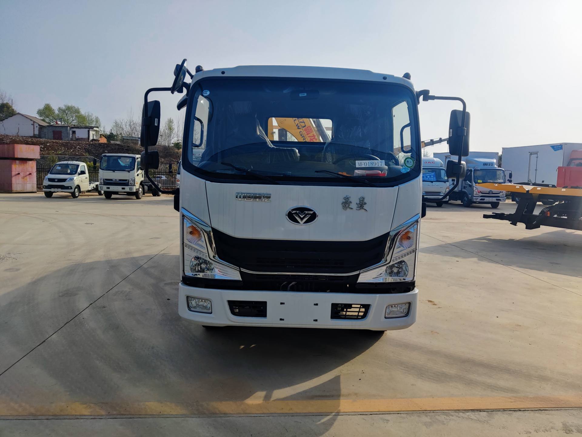 重汽豪曼折臂1.8噸隨車吊